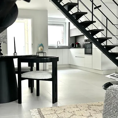 Phoenix Garden Apartment Mons