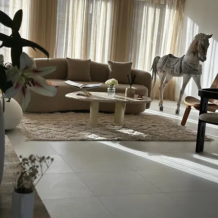 Phoenix Garden Apartment Mons