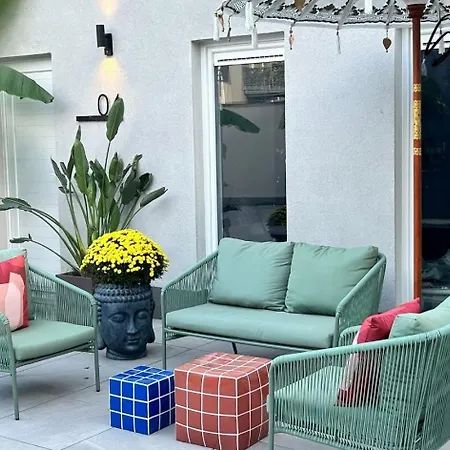 Phoenix Garden Apartment *