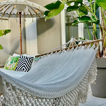 Phoenix Garden Apartment Mons