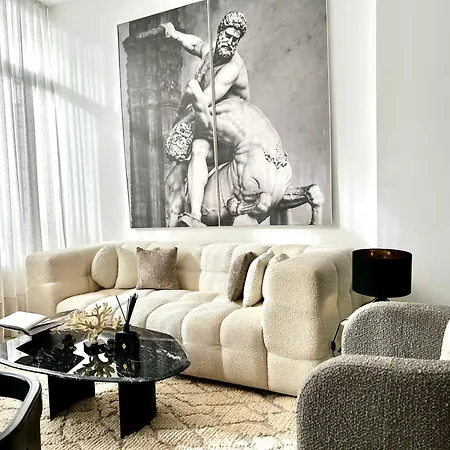 Phoenix Garden Apartment *