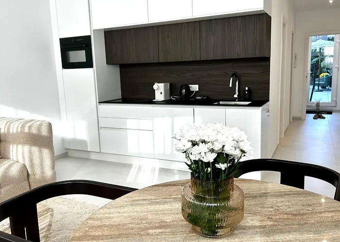 Phoenix Garden アパート モンス